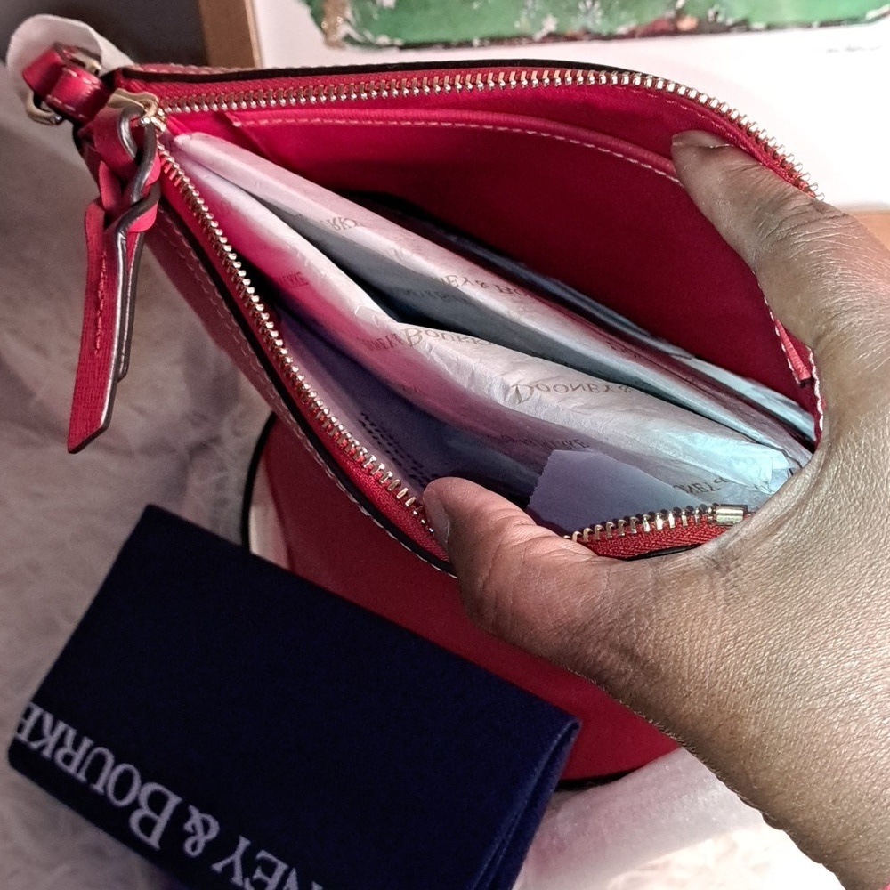 Dooney & Bourke NWTs East/West Pocket Crossbody - Picture 7 of 9